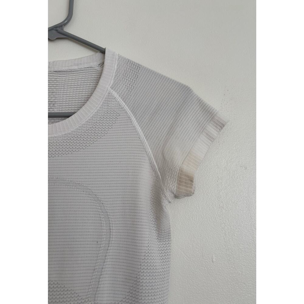 White Women's Lululemon Swiftly Tech Short Sleeve Tee 4 - Picture 3 of 7